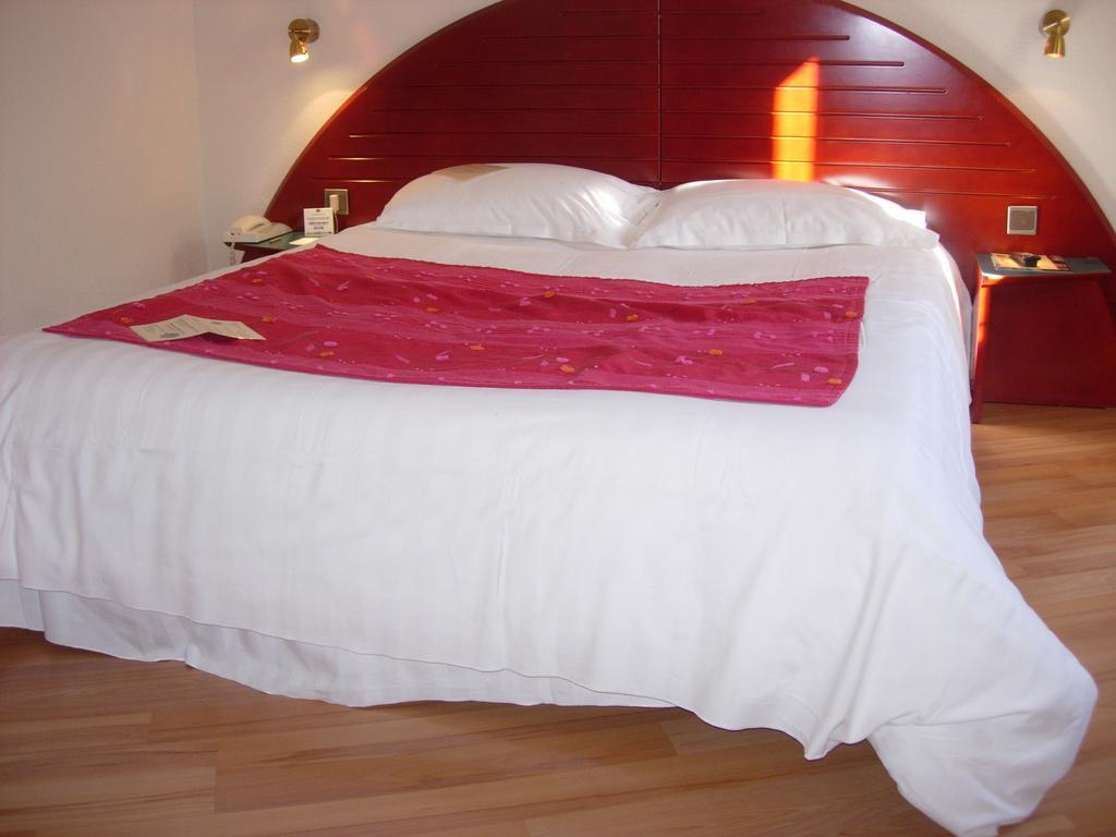 Best Western Montagne Noire Lagarrigue  Εξωτερικό φωτογραφία